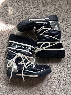 Alessandro Dell’acqua Black White Lace Up Boot est. size 7